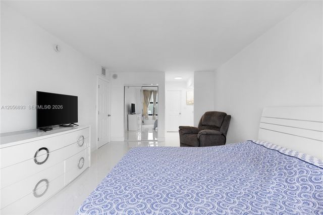 2500 PARKVIEW DR 2405, Hallandale Beach, FL 33009