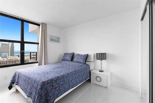 2500 PARKVIEW DR 2405, Hallandale Beach, FL 33009