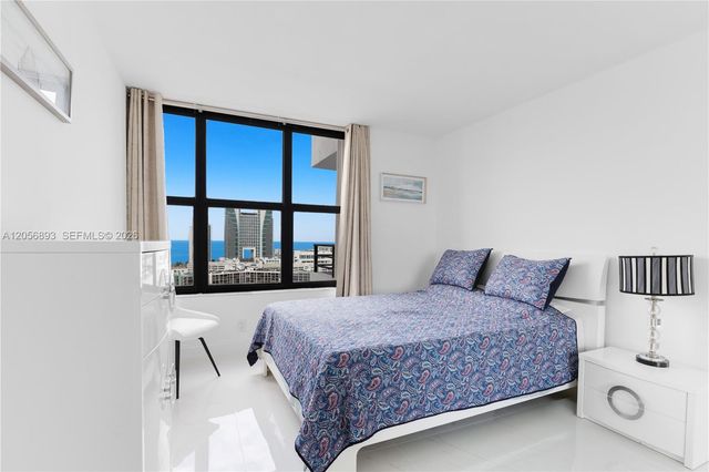 2500 PARKVIEW DR 2405, Hallandale Beach, FL 33009