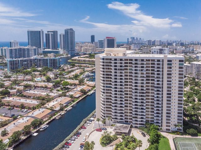 2500 PARKVIEW DR 2405, Hallandale Beach, FL 33009
