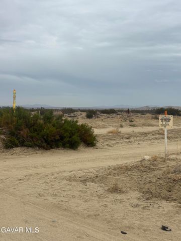 000 E 200 Ste Vic Ave R14 Ste Street, Palmdale, CA 93591