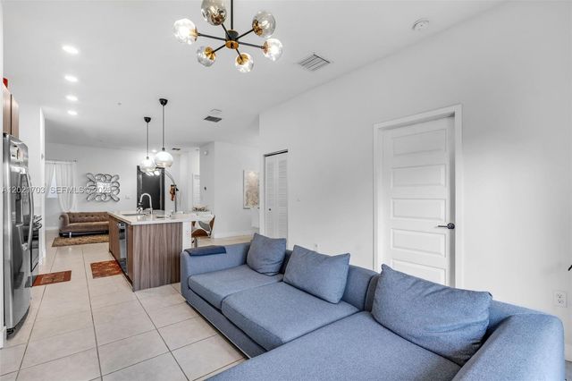 8015 NW 104th Ave 3, Doral, FL 33178