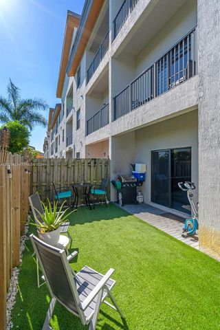 8015 NW 104th Ave 3, Doral, FL 33178