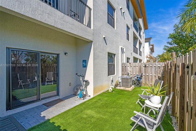 8015 NW 104th Ave 3, Doral, FL 33178