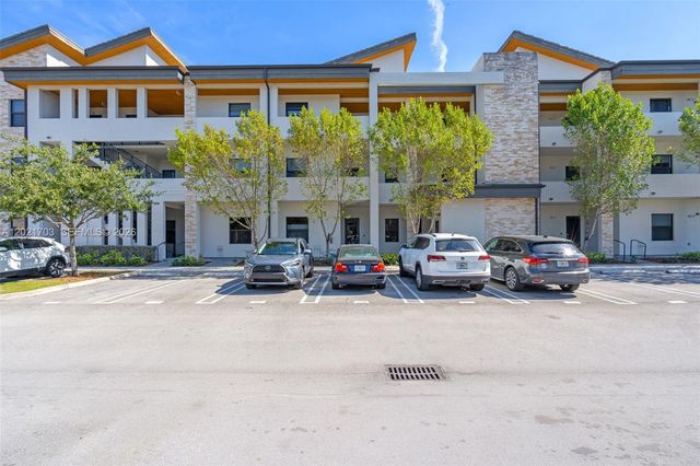 8015 NW 104th Ave 3, Doral, FL 33178