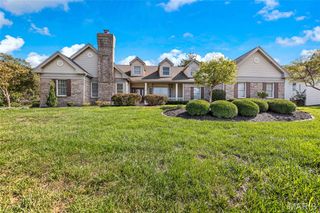 17609 Burnham Court, Chesterfield, MO 63005