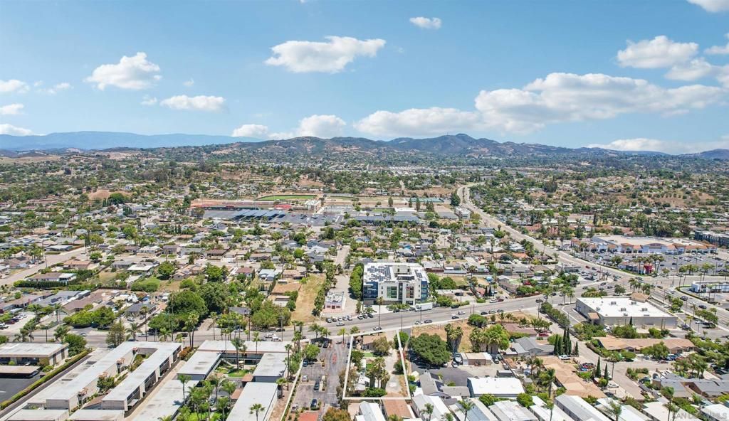 1570 N Santa Fe, Vista, CA 92083 — exterior