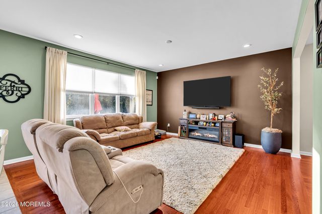 1668 Kalvel Court, Toms River, NJ 08755