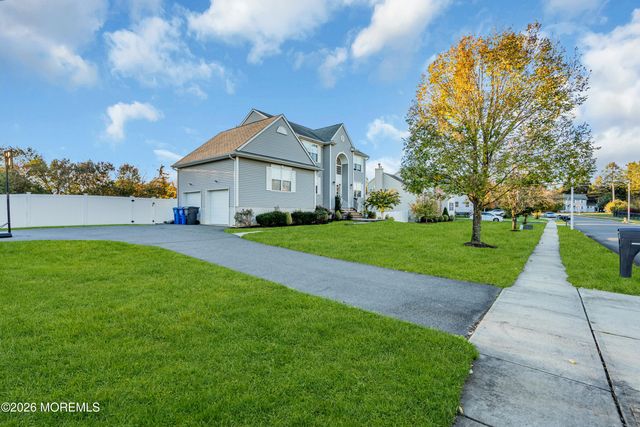 1668 Kalvel Court, Toms River, NJ 08755