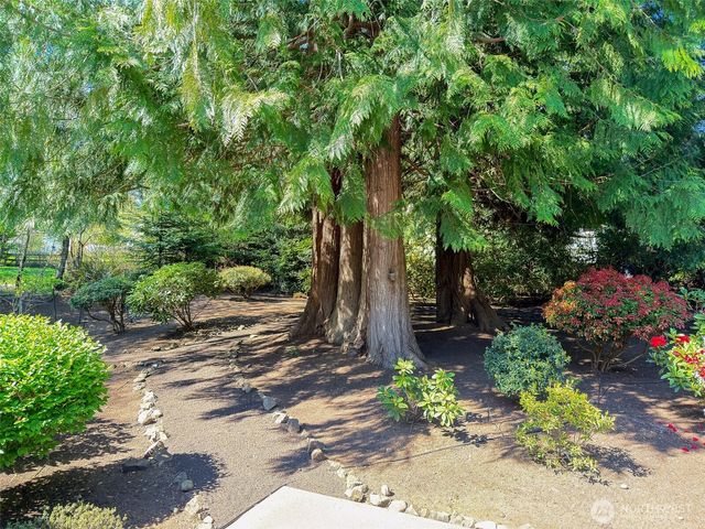 33 Goldfinch Lane, Port Ludlow, WA 98365