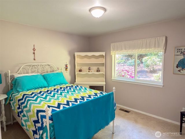 33 Goldfinch Lane, Port Ludlow, WA 98365