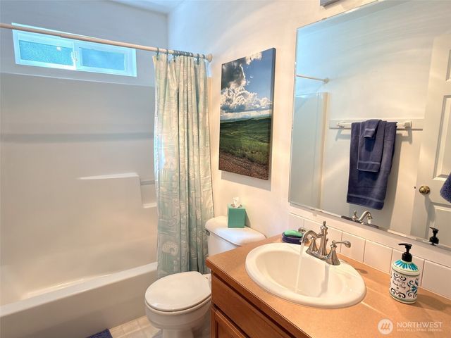 33 Goldfinch Lane, Port Ludlow, WA 98365