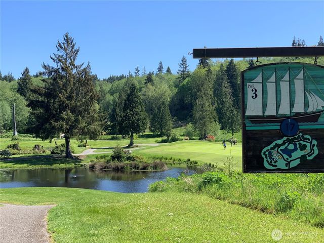 33 Goldfinch Lane, Port Ludlow, WA 98365