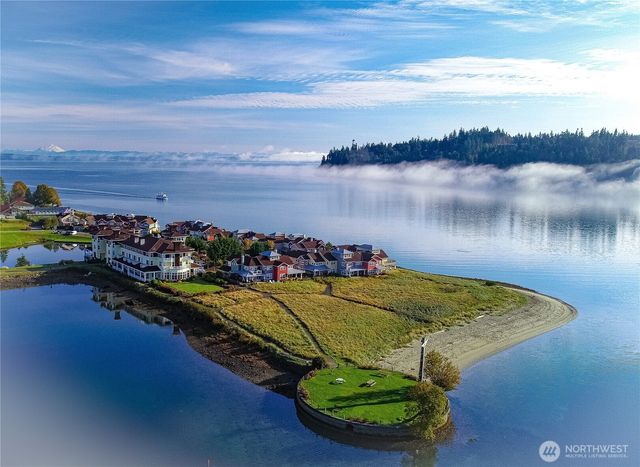 33 Goldfinch Lane, Port Ludlow, WA 98365