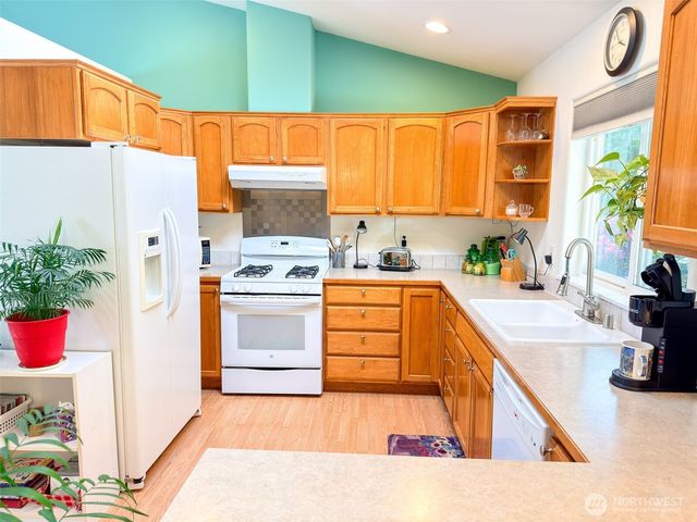 33 Goldfinch Lane, Port Ludlow, WA 98365
