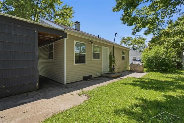1013 E St Andrews Road, Midland, MI 48642