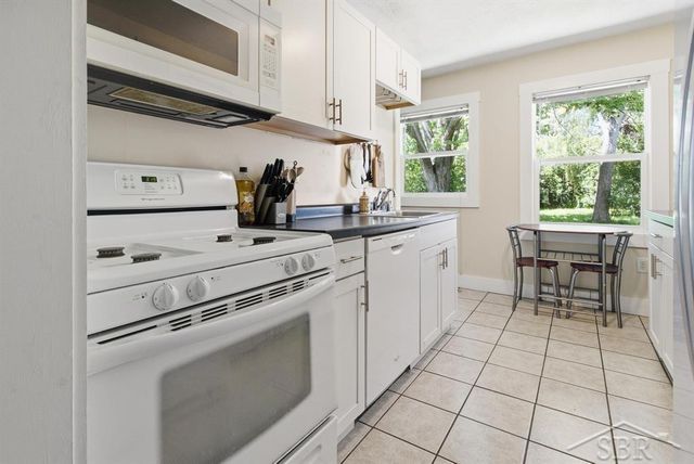 1013 E St Andrews Road, Midland, MI 48642