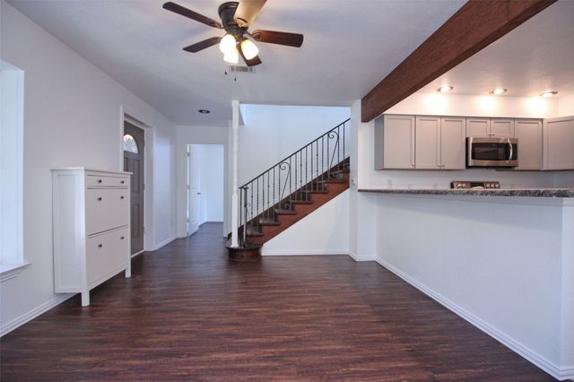 921 Bradleys Bend, Tool, TX 75143