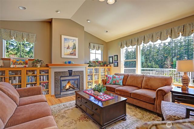 28 Zurich Court, Camano Island, WA 98282