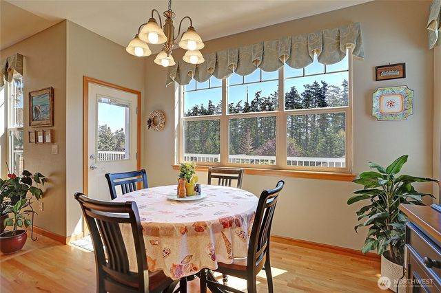 28 Zurich Court, Camano Island, WA 98282