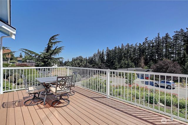 28 Zurich Court, Camano Island, WA 98282