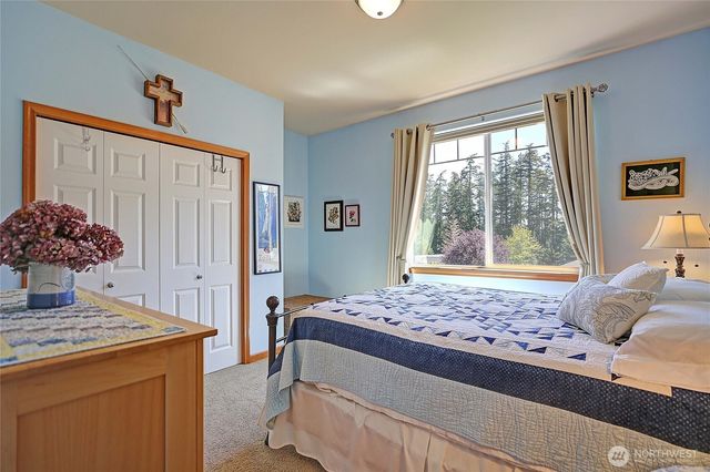 28 Zurich Court, Camano Island, WA 98282