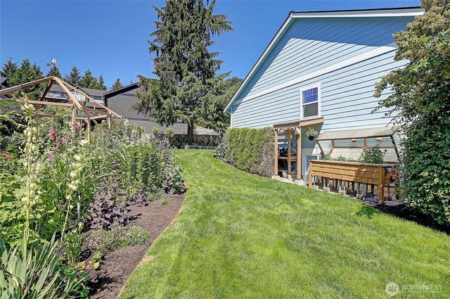 28 Zurich Court, Camano Island, WA 98282