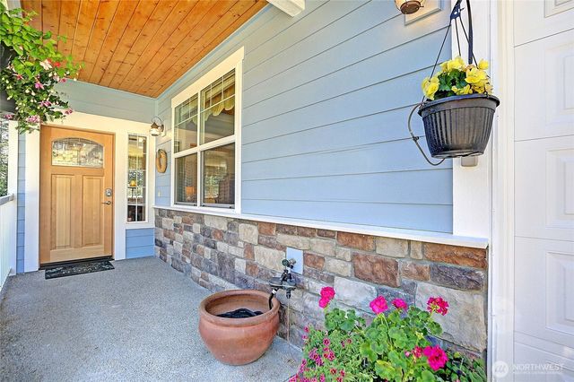 28 Zurich Court, Camano Island, WA 98282
