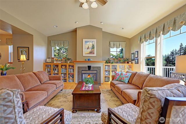 28 Zurich Court, Camano Island, WA 98282