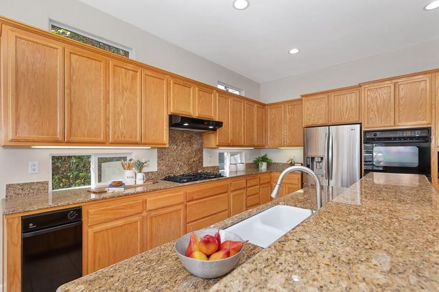 1651 Joshua Tree St, Davis, CA 95616