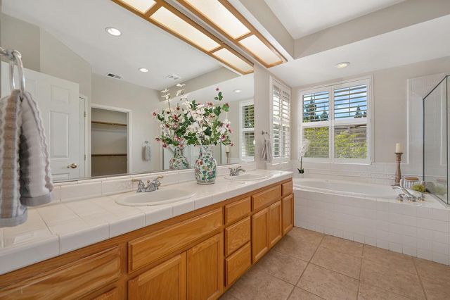 1651 Joshua Tree St, Davis, CA 95616