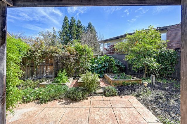 1651 Joshua Tree St, Davis, CA 95616