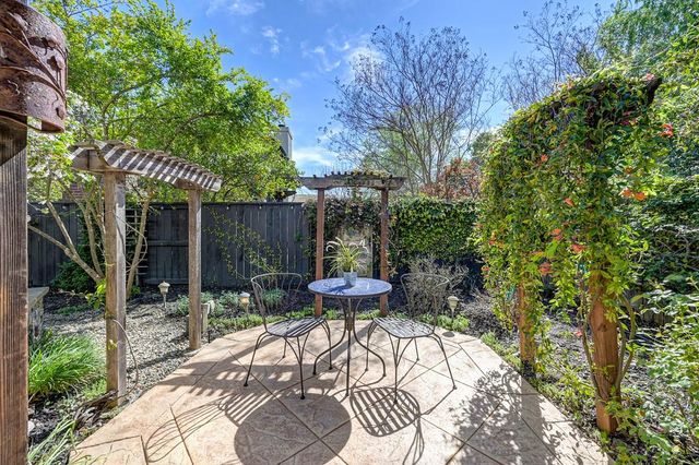 1651 Joshua Tree St, Davis, CA 95616