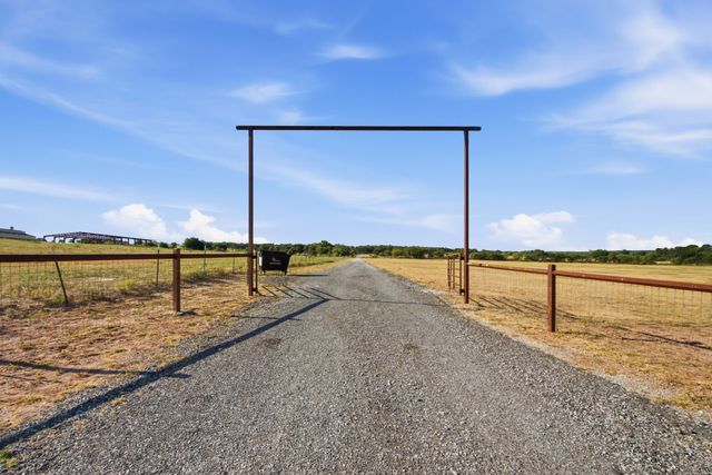 257 County Road 3850, Poolville, TX 76487