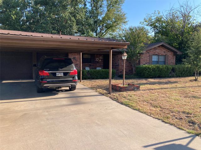 1003 Cactus Street, Mineral Wells, TX 76067
