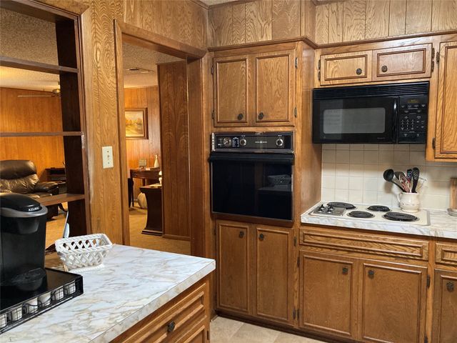 1003 Cactus Street, Mineral Wells, TX 76067