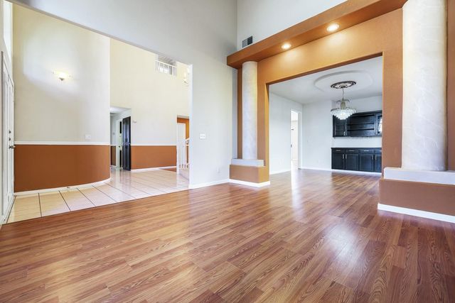 2037 E Lester Avenue, Fresno, CA 93720