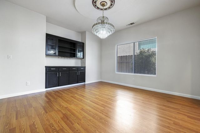 2037 E Lester Avenue, Fresno, CA 93720