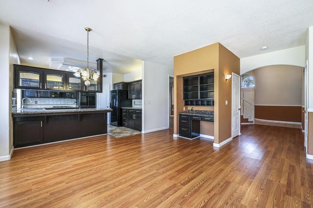 2037 E Lester Avenue, Fresno, CA 93720