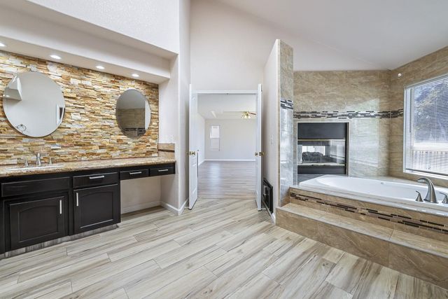 2037 E Lester Avenue, Fresno, CA 93720