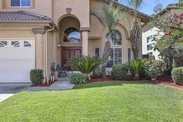 2037 E Lester Avenue, Fresno, CA 93720