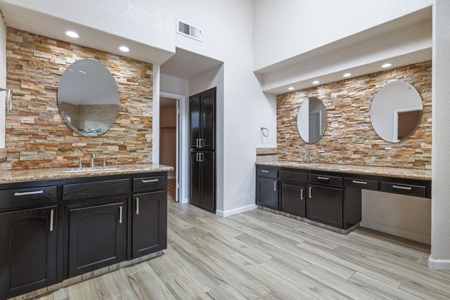 2037 E Lester Avenue, Fresno, CA 93720