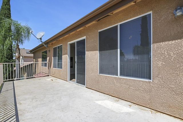 2037 E Lester Avenue, Fresno, CA 93720