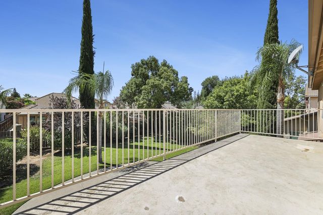 2037 E Lester Avenue, Fresno, CA 93720