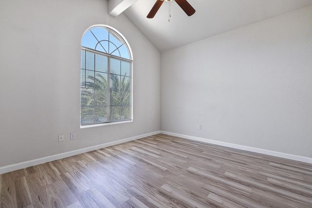 2037 E Lester Avenue, Fresno, CA 93720