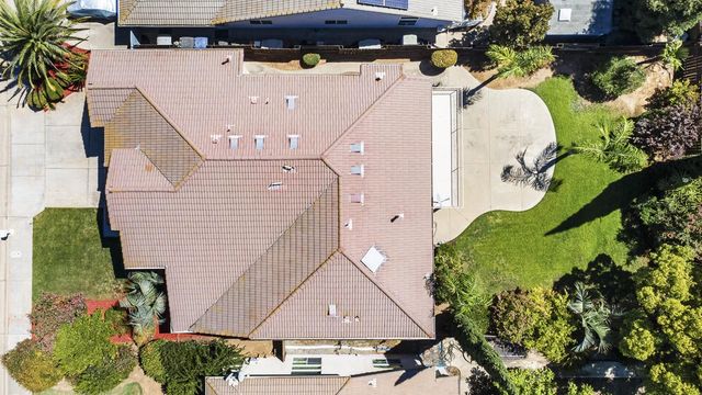 2037 E Lester Avenue, Fresno, CA 93720