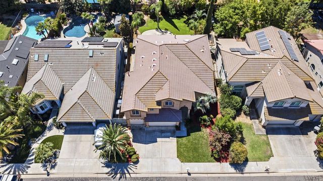 2037 E Lester Avenue, Fresno, CA 93720