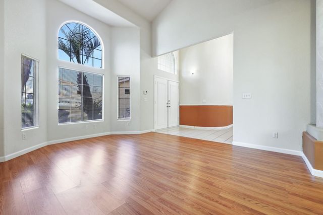 2037 E Lester Avenue, Fresno, CA 93720