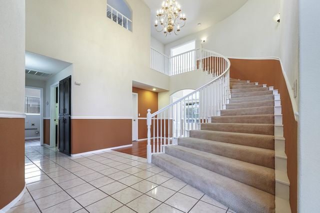 2037 E Lester Avenue, Fresno, CA 93720