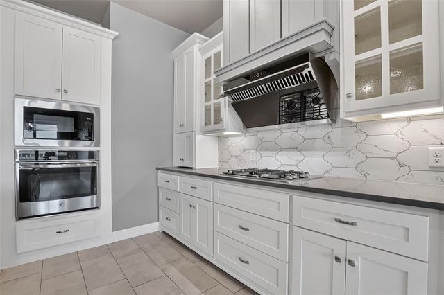 3032 Drake Crest Drive, Edmond, OK 73034